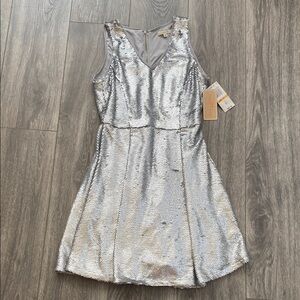 Copper Key - NWT! Girl’s Silver Sequin Sleeveless V-Neck Dress - Size S